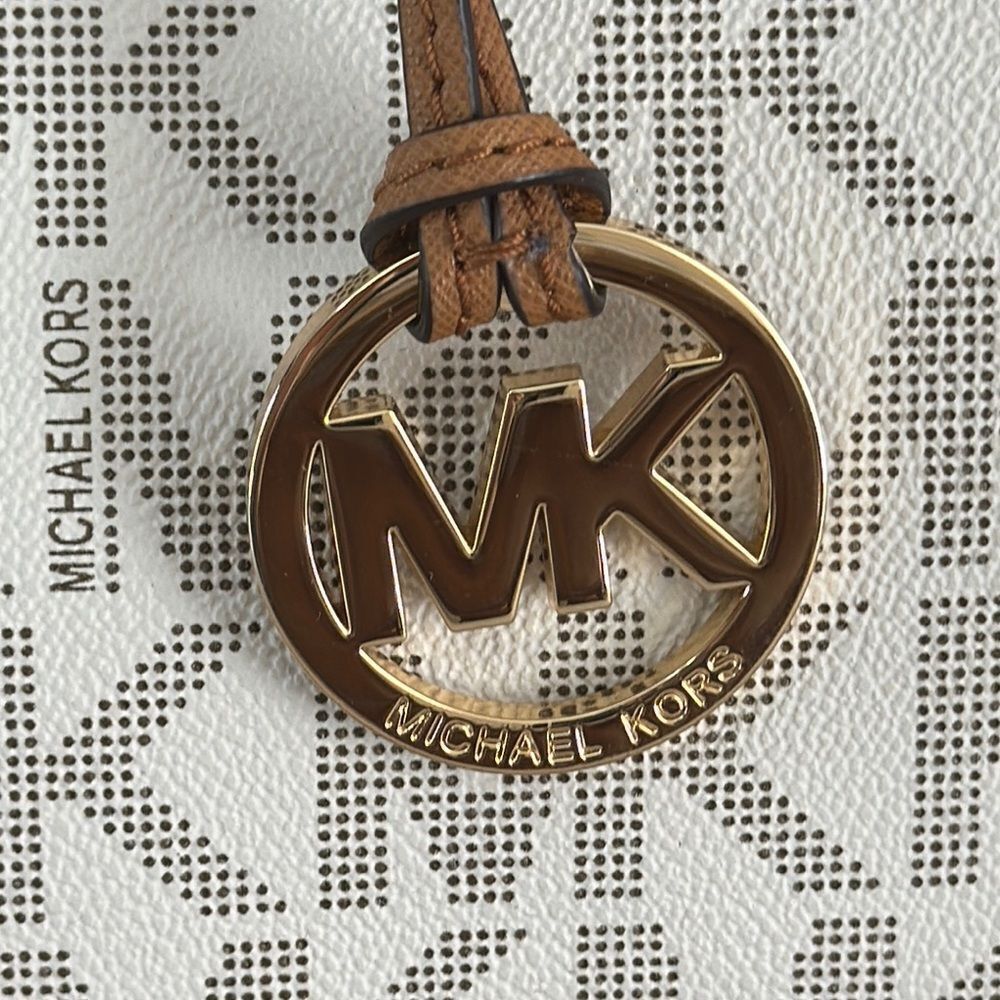 Michael Kors Cream and Tan Signature Satchel - Picture 6 of 17